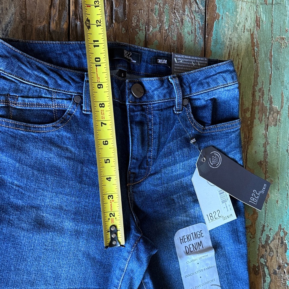 1822 Denim Dark Blue Cropped Jeans - Picture 5 of 10